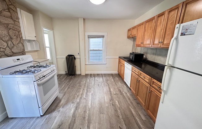142 PEARL ST