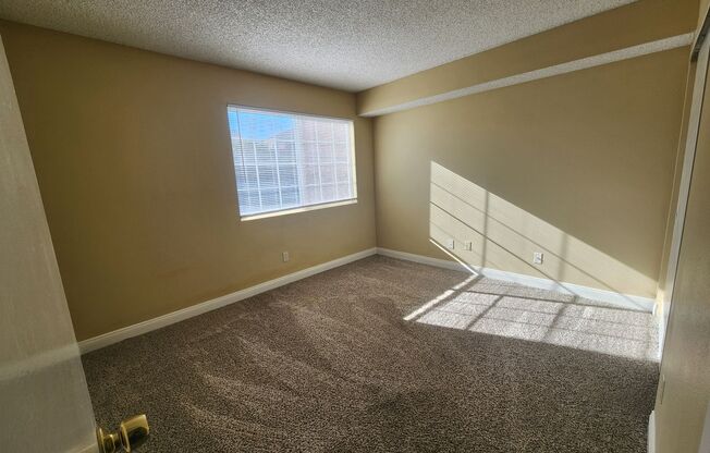 2 beds, 2 baths, $1,350, Unit # 1078