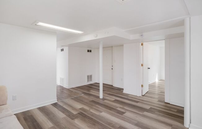1 Bed, 1 Bath Duplex in Urbana - AVAILABLE NOW!