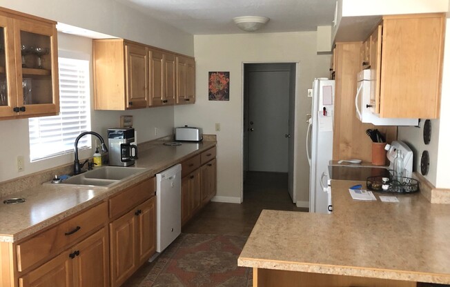 2 beds, 2 baths, $3,000