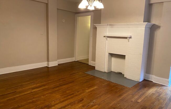 2 beds, 1 bath, $1,695, Unit 5806 Howe - 4