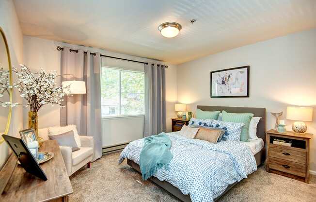 Kent Apartments- Signature Pointe Apartments- bedroom