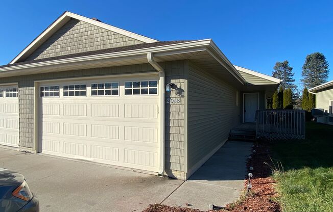 3 Bedroom 3 Bath and lots of living space! With main bedroom private bath!