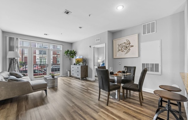 Dining And Living at Harbor Pointe, Bayonne, New Jersey