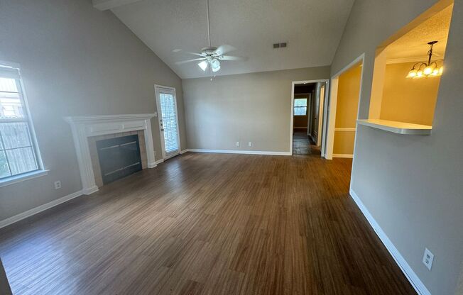 3 beds, 2 baths, $1,549, Unit A