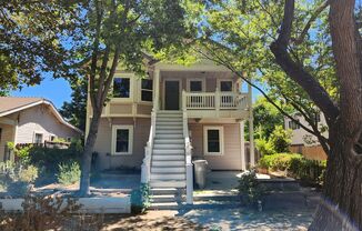 Triplex Apartment: 2 Bedroom / 1 Bathroom - Midtown Sacramento