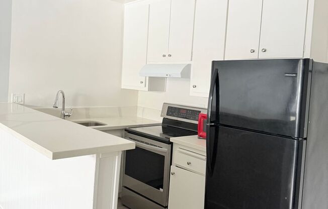 Beautiful 1 bedroom 1 bath!!! Must see! Move In Special $1,597 for the first 4 months!!!! $1,697 thereafter.