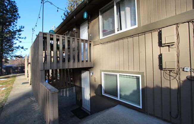 Great Spokane Valley Location-2 bed 1 bath available July 15th