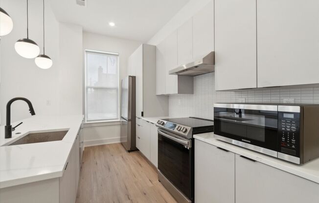 2 beds, 2 baths, 1,000 sqft, $1,795, Unit 101