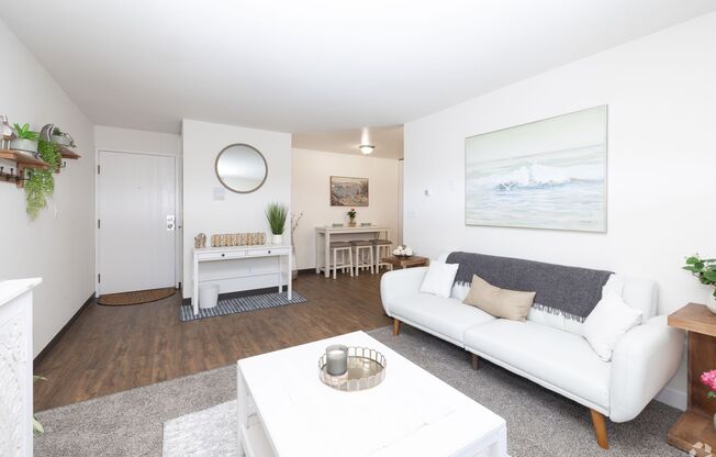 1 bed, 1 bath, 550 sqft, $1,075, Unit 338