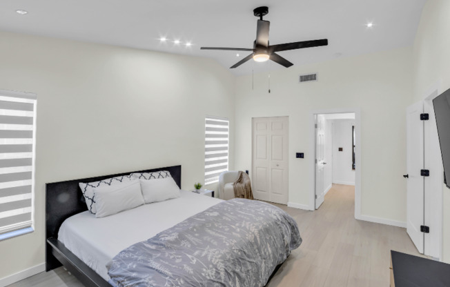 7381 NW 35 CT