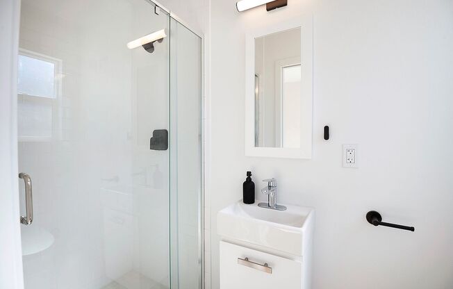 Studio, 1 bath, 214 sqft, $1,350, Unit 108