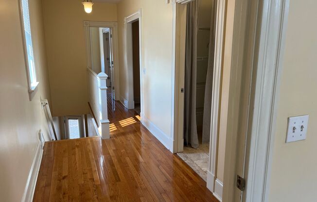 4188LC Manchester Ave