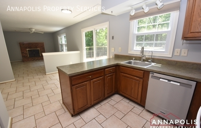 1915 RIDGEWOOD RD