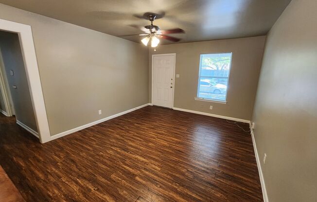 3 beds, 1 bath, $2,550