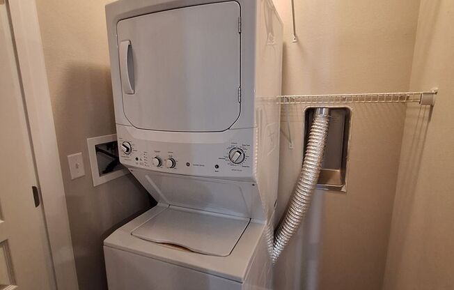 1 bed, 1 bath, 627 sqft, $1,420, Unit Unit 302