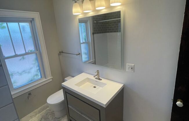 3 beds, 1 bath, 2,000 sqft, $3,795, Unit 1123 - 2