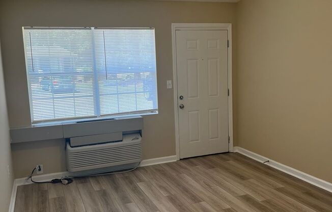 1 bed, 1 bath, 576 sqft, $1,250, Unit 16-H