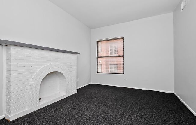 2 beds, 1 bath, 1,000 sqft, $1,553.75, Unit 4244 1/2 - 2E