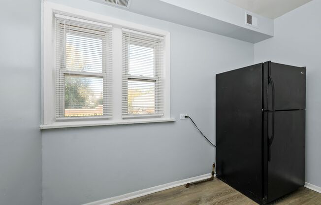 Studio, 1 bath, 650 sqft, $912.08, Unit 6100-2W