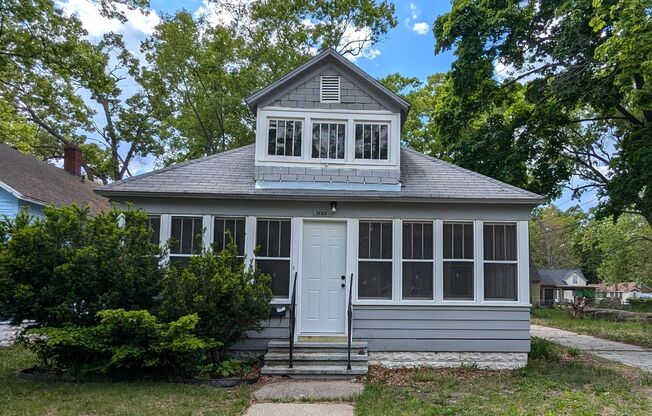 3133 5th St, 2 bedroom house with basement and garage