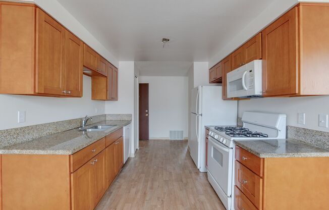 VILLAGE VICTORIAN APARTMENTS - YOUR HOME IS HERE! - UP TO 4 WEEKS FREE!