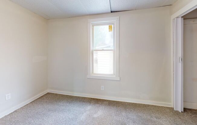 2 beds, 1 bath, 735 sqft, $900, Unit Unit 4