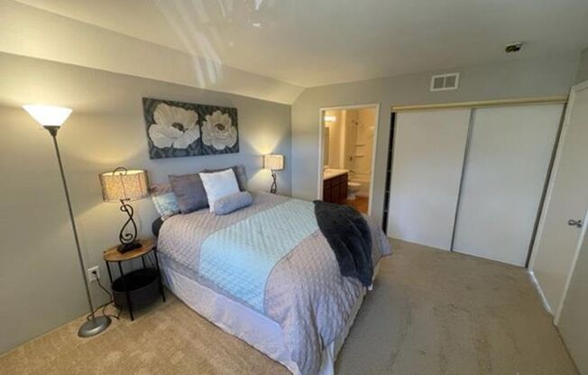 2 Bedroom Condo in Mission Valley!
