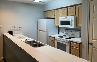 2nd Floor 1 Bedroom Condo in River Oaks