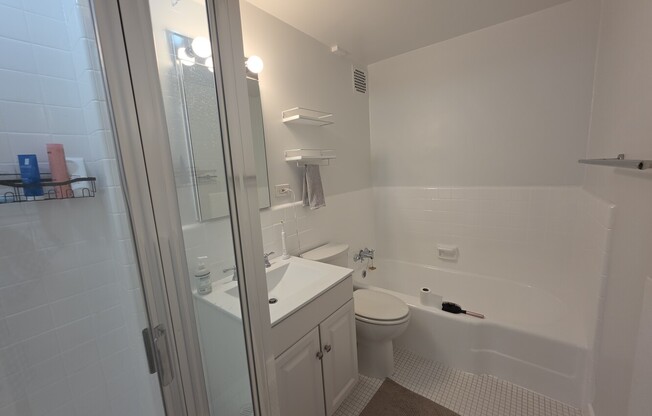 2 beds, 2 baths, 1,160 sqft, $7,950, Unit 8H