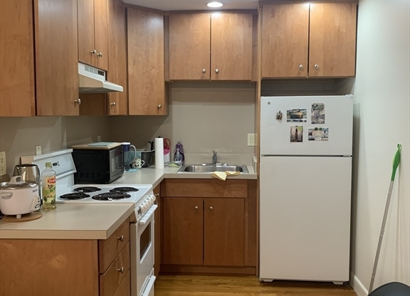907 Beacon St # 15