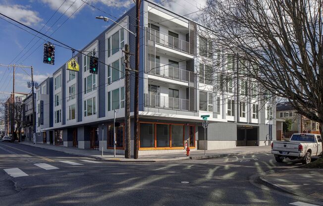 Studio, 1 bath, 412 sqft, $1,275, Unit 304