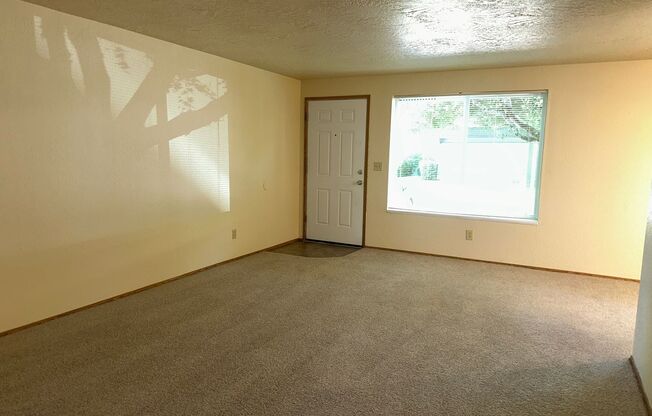 2 beds, 1 bath, 900 sqft, $1,429, Unit 85H