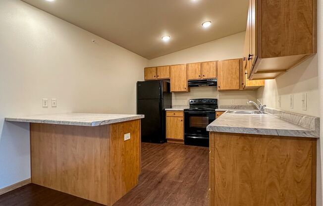 2 beds, 1 bath, 1,295 sqft, $1,440, Unit ML 515-11