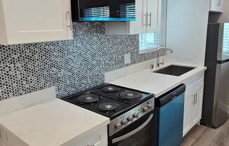 Studio, 1 bath, 310 sqft, $1,595, Unit 8