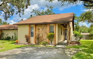 Spacious 3 Bedroom / 2 Bath with inside washer/dryer hookups NOW AVAILABLE off W Pipkin Rd in Lakeland