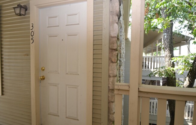 4401 Speedway- Free Cable and Internet-Available for August!