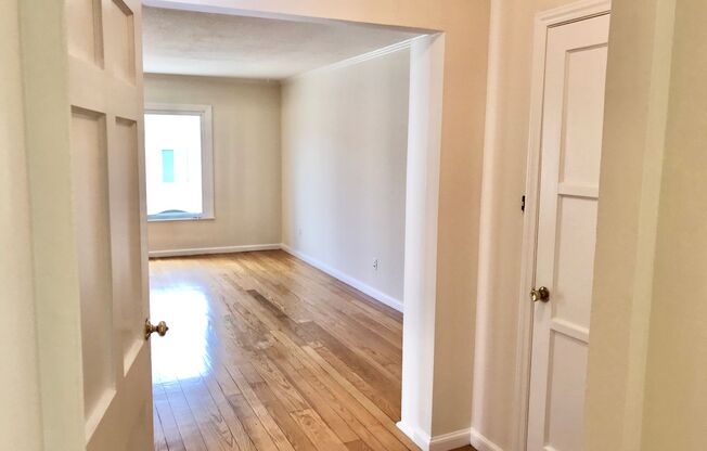 Light Filled, Remodeled 2Br/1Ba Miraloma Home w/Formal Dining, Living, Garden, 2 Car Garage - PROGRESSIVE