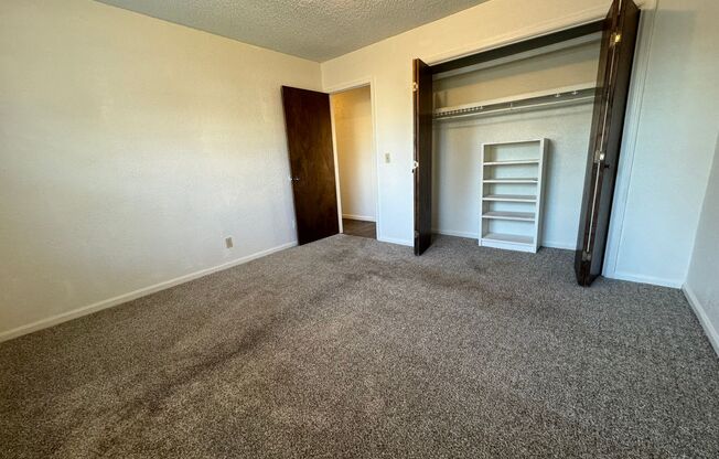 2 beds, 1 bath, $1,050