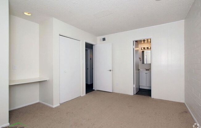 1 bed, 1 bath, 820 sqft, $1,299, Unit W209