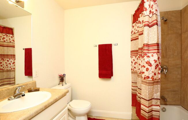 2 beds, 1 bath, 840 sqft, $975, Unit 2903 D