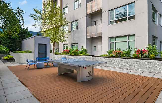 Metro 112 Apartments in Bellevue, WA - Outdoor ping pong