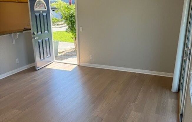 2 beds, 2 baths, 850 sqft, $3,035, Unit 819-23