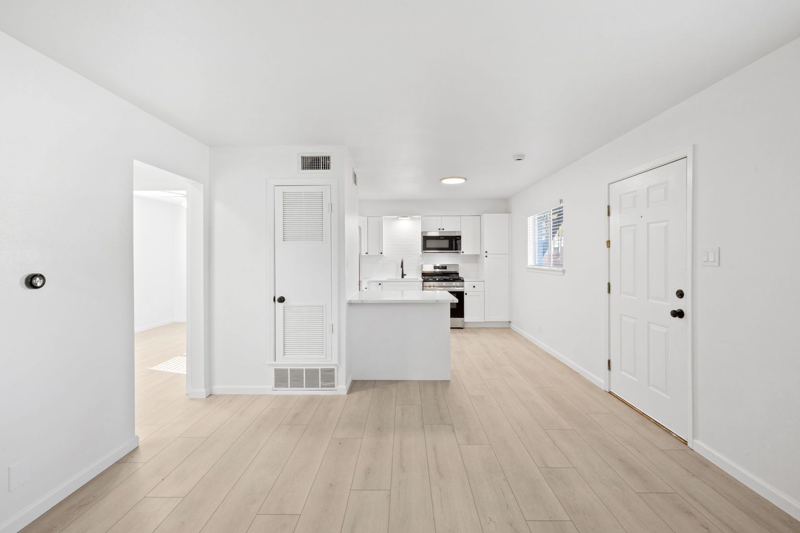 806 E 13th St Unit #108