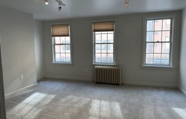 121 Pine St