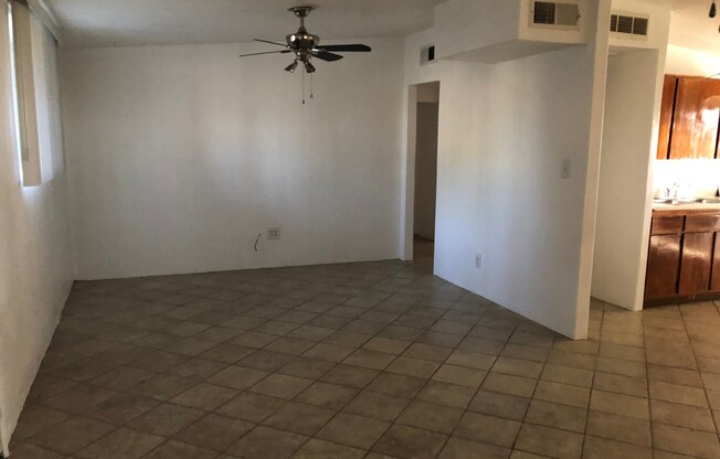 2 beds, 1 bath, $1,295