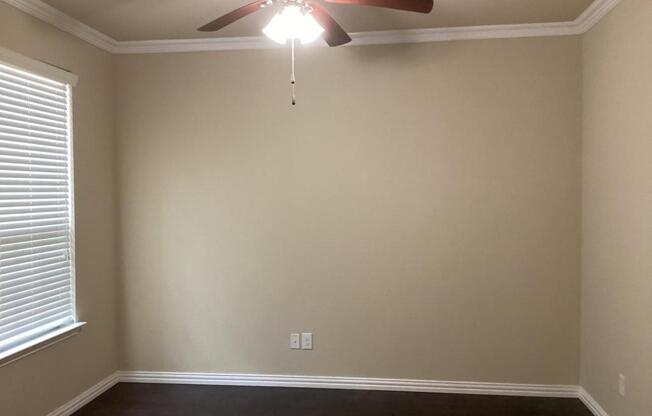1704 HICKORY CHASE CIR