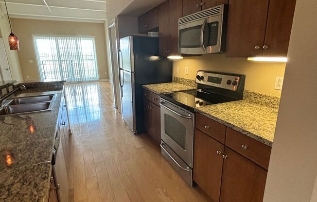 2 beds, 2 baths, $1,925, Unit # 424