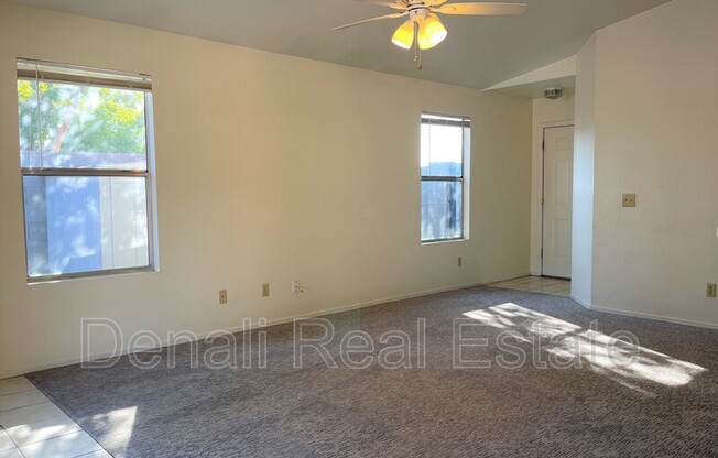 8811 N 5 ST
