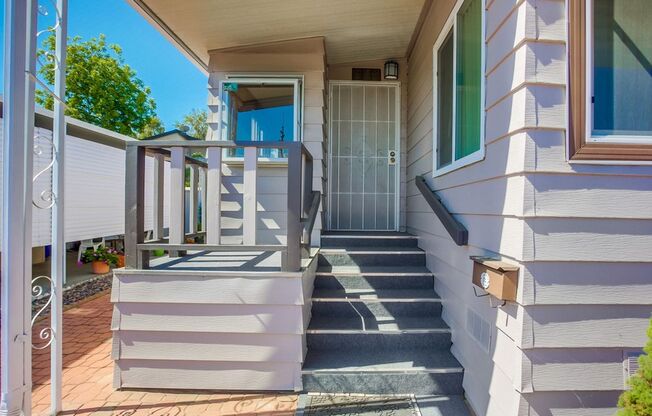 55+ Mobile Home Community, 2 Bedroom + Sunroom